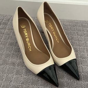 Tory Burch Cream Pumps with Black Patent Leather Detail SZ 7